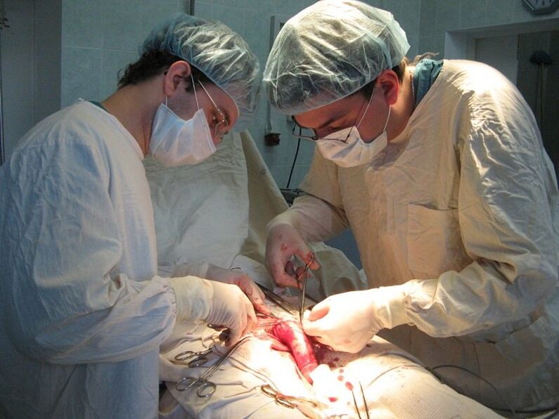 Performing a ligamentotomy - an operation to increase the length of the penis